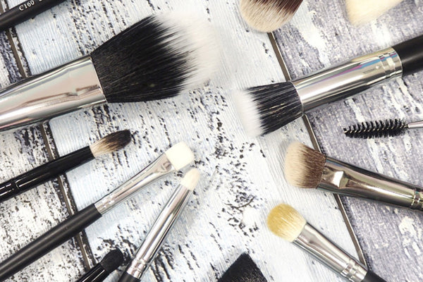 How To Pick The Perfect Makeup Brushes